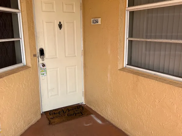 8284 NW 24th St, Pompano Beach, FL 33065