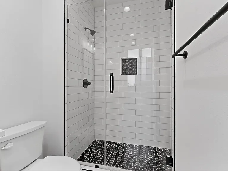 2080 Kelly Ave — Photo 14