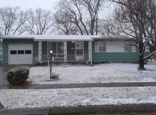 5300 SW 31st St, Topeka, KS 66614