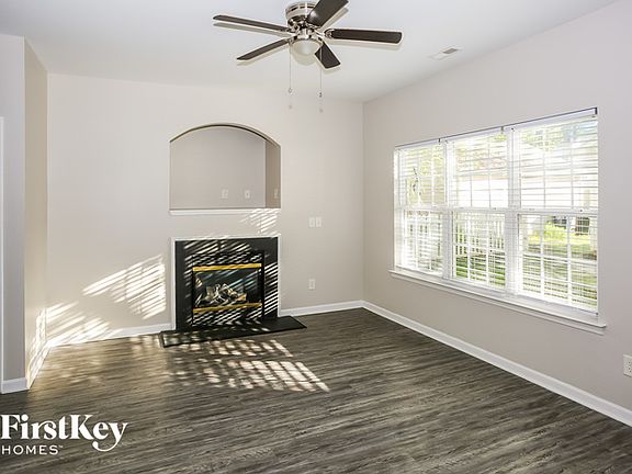4th image of 19038 Long Pond Ln