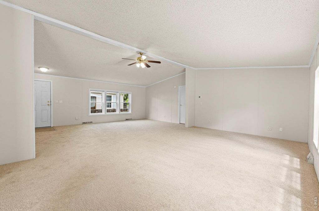 1142 Caroline Ct
