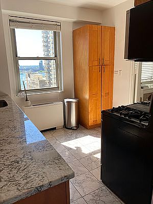 4th image of 300 E 40th St #17JS
