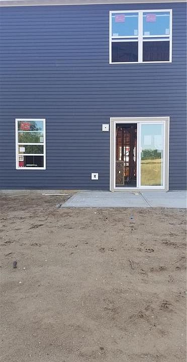 2nd image of 916 Ram Dr