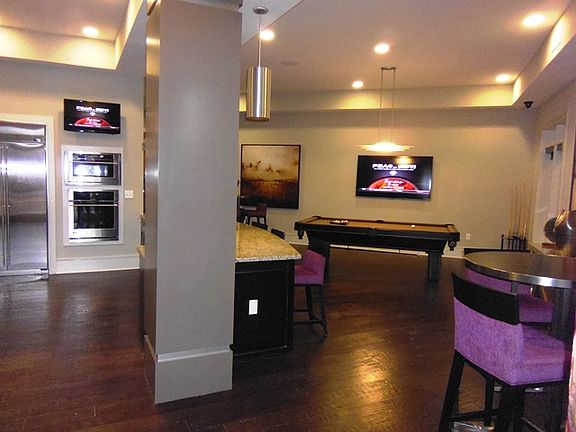 4th image of 8009 Whitehall Executive Center Dr APT 4102