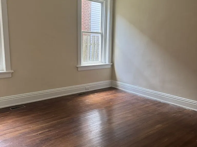 2422 Barton Ave — Photo 7