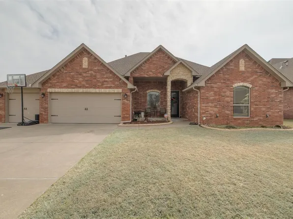 2816 Morgan Trace Rd, Yukon, OK 73099
