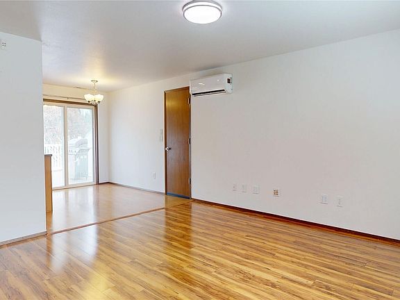 3rd image of 14723 Kestrel Place NE