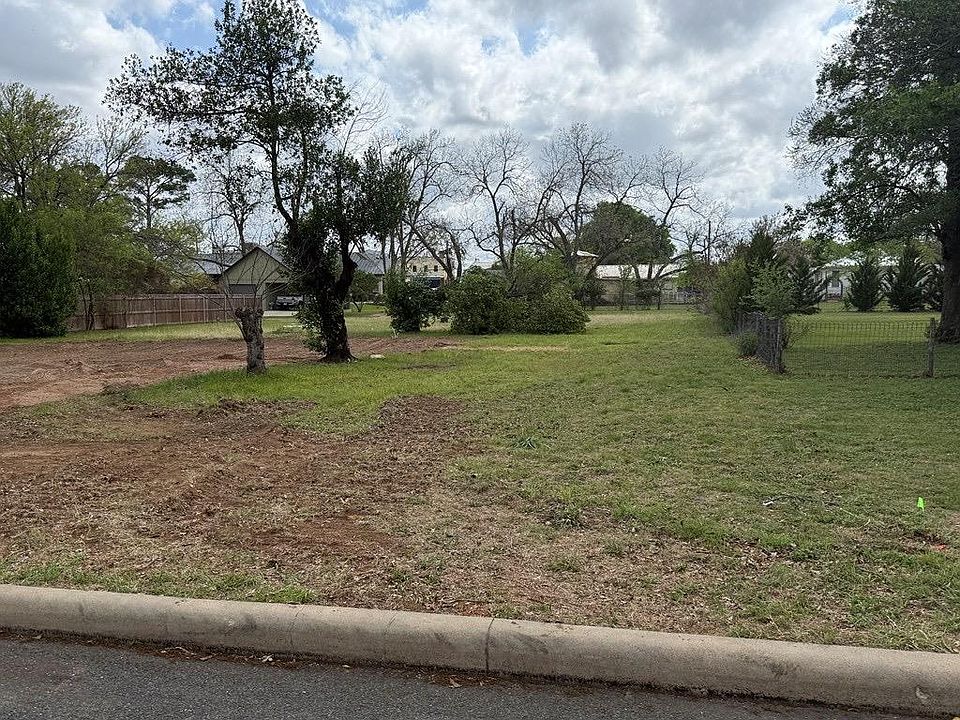 1st image of 213 West Ln