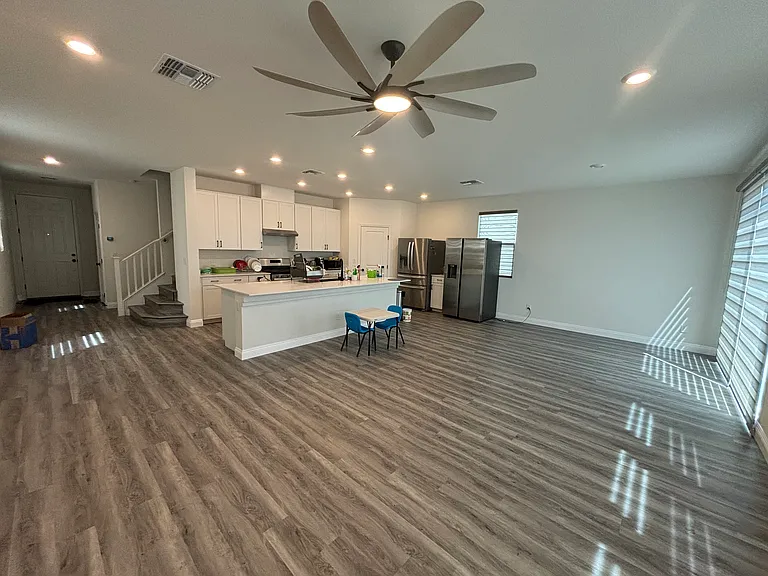 8770 Beverly Grove Ct — Photo 7
