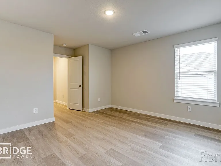 4219 Tobin Dr — Photo 9