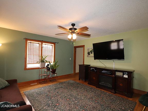 5th image of 508 E 10th St