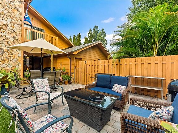 3rd image of 120 SE Crestwood Cir #3-20