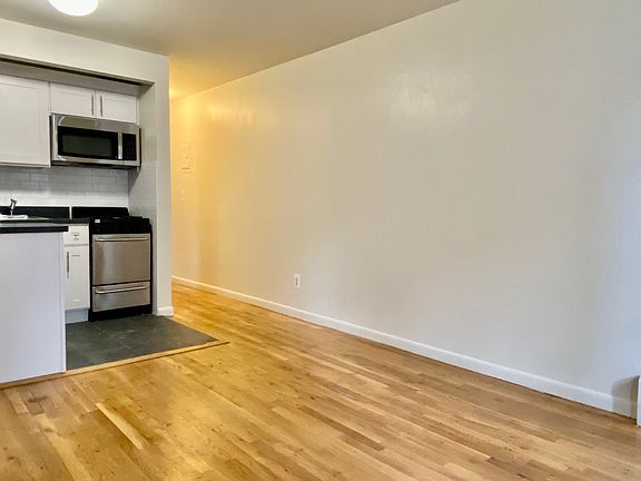 3rd image of 435 W 45th St #2C