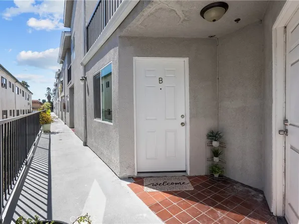1717 Scott Rd #2, Burbank, CA 91504