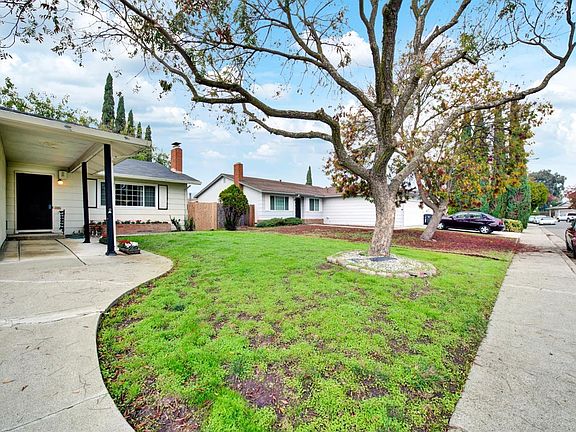 4th image of 1361 Sanderling Dr