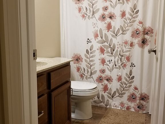 Full bathroom 