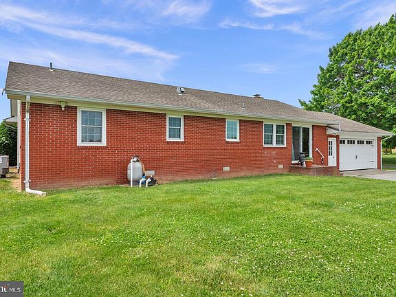 5th image of 8629 Airy Hill Rd