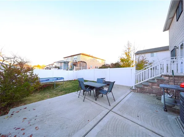 969 Armstrong Avenue image 12 of 34