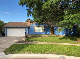 119 W Hickory Cir, Gardner, KS 66030