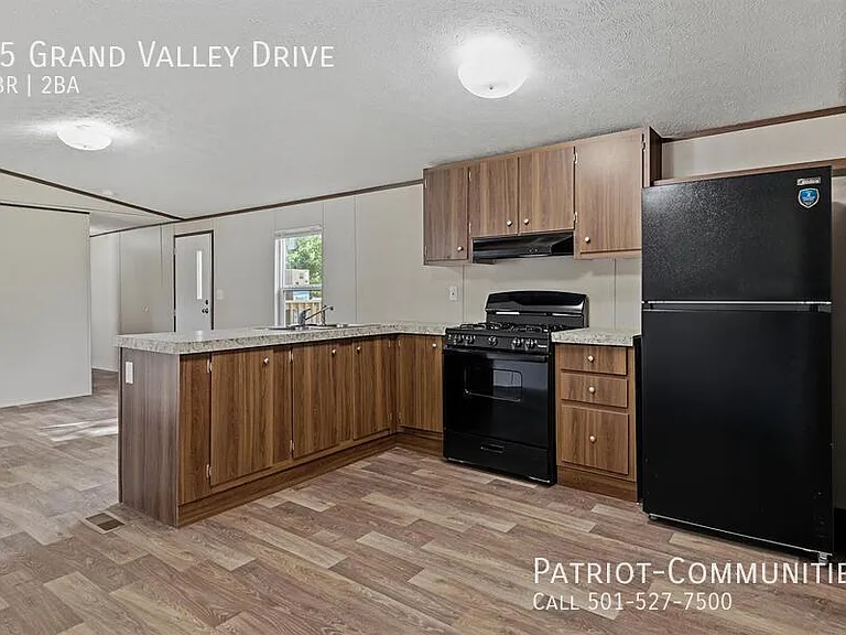 15 Grand Valley Dr — Photo 9