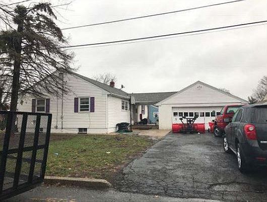 2nd image of 111 Thompson Ave