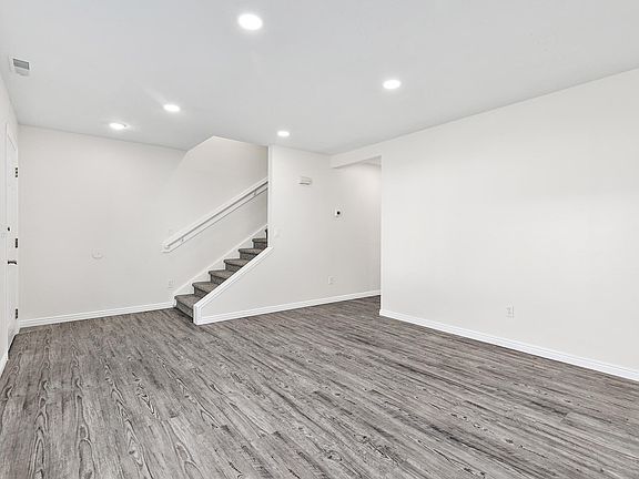 4th image of 205 N Geneva Rd APT 13