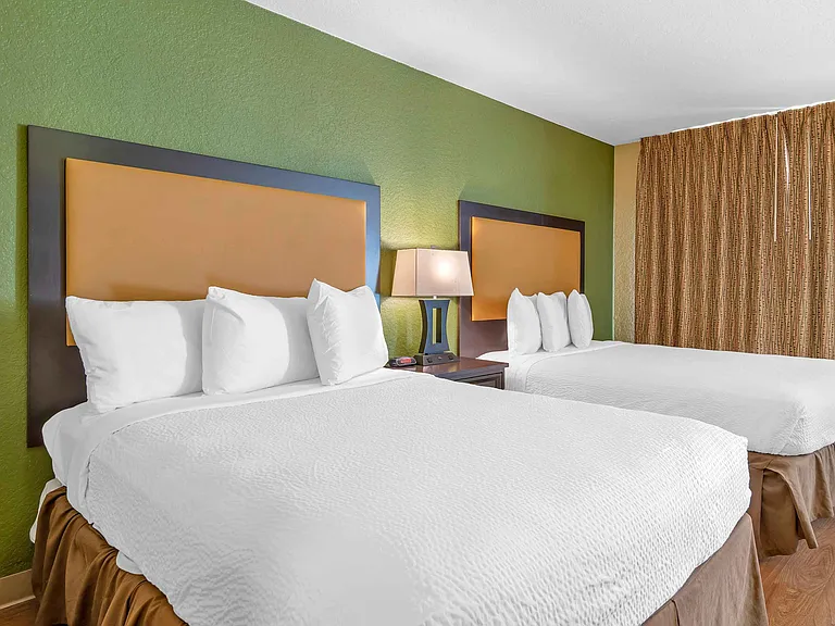 Deluxe Studio - 2 Full Beds