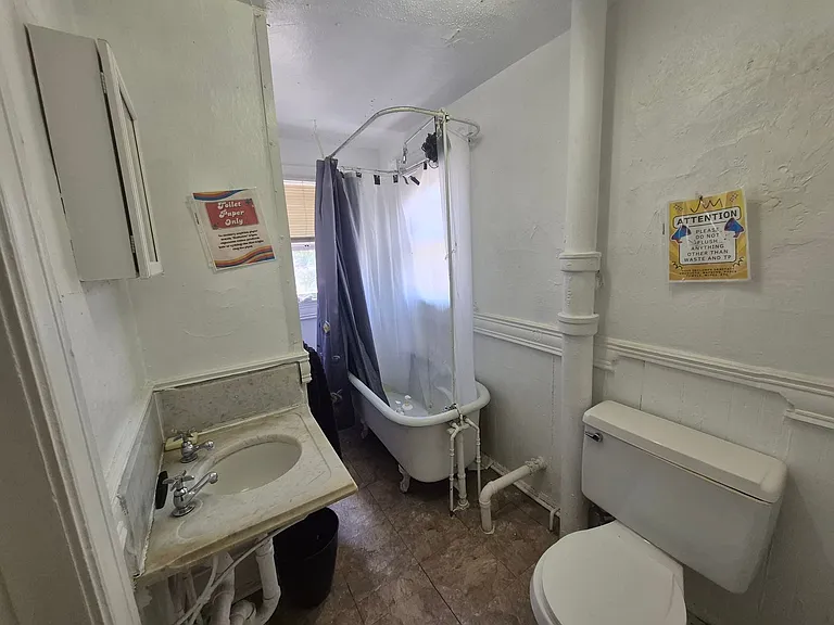 Downtown Rooms — Photo 21