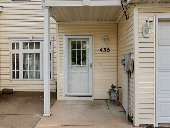 4th image of 455 Aqua Cir