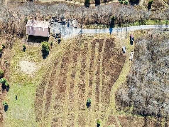 5th image of 316 Ostrander Rd