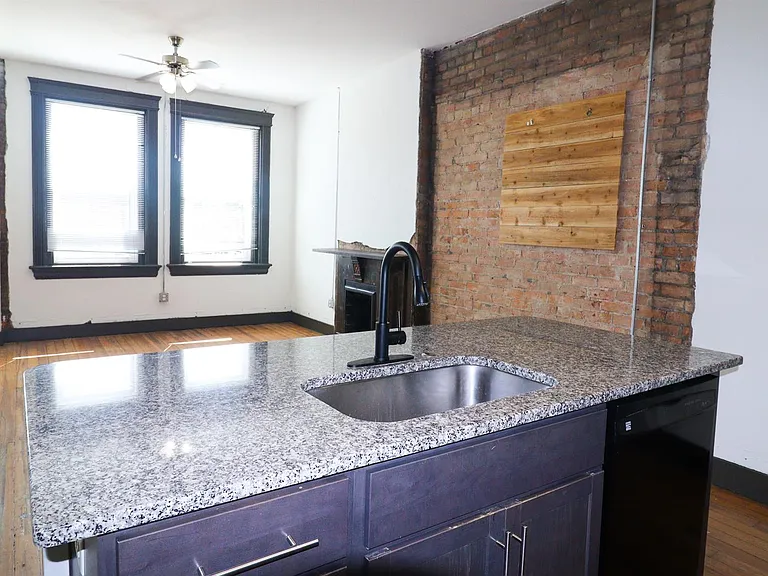 2611 Vine St — Photo 23