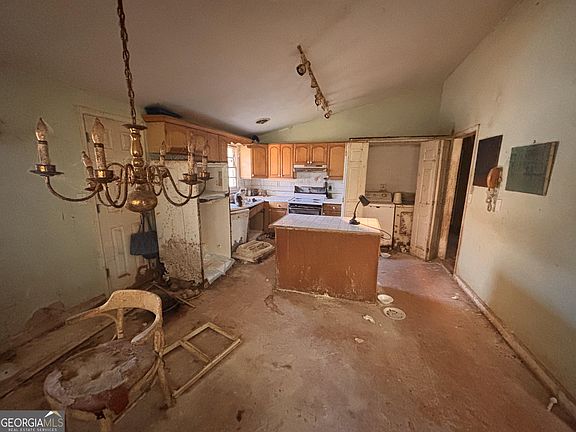 5th image of 1845 Delphine Dr