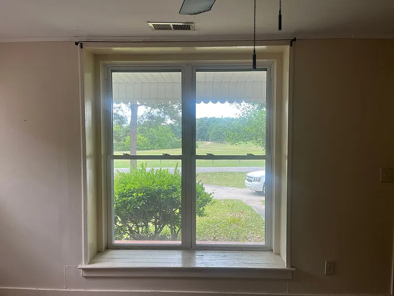 328 Williamsburg St NE — Photo 6