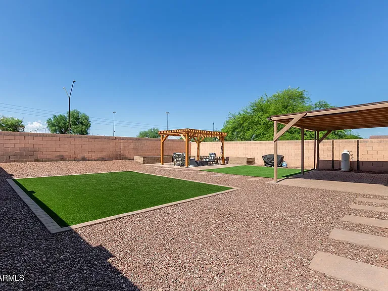 15864 W Anasazi St — Photo 29