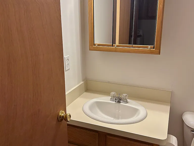 2504 Eagles Cir #4 — Photo 10