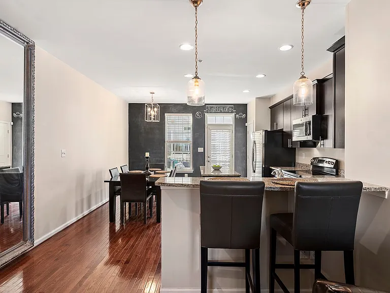 4527 Foster Ave — Photo 7