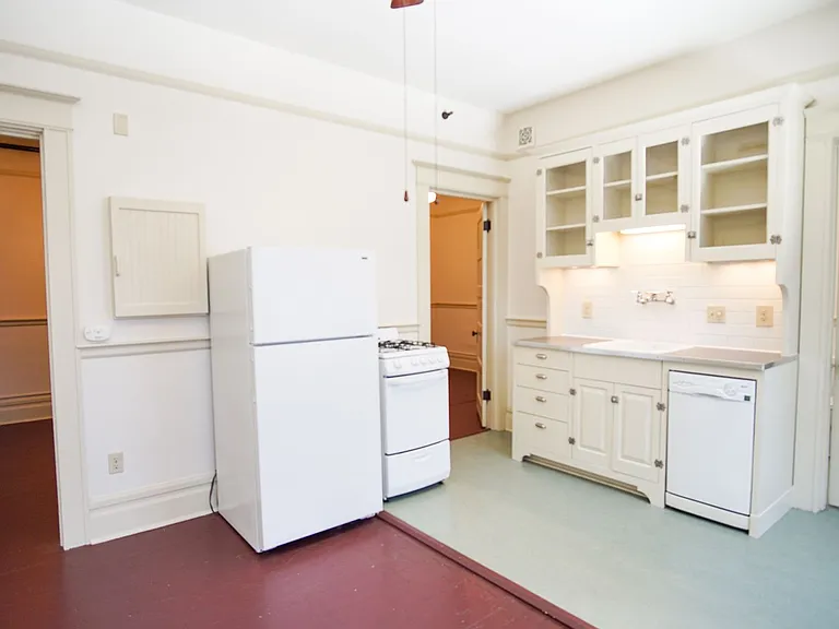 1834 SW 5th Ave #103 — Photo 2