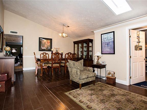 3rd image of 3602 Clover Meadow Dr