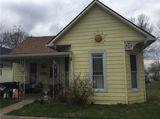 416 Market St, Hope, IN 47246