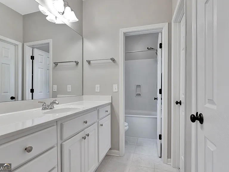 140 Lake Park Ct — Photo 46