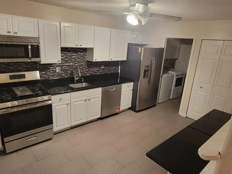 24 Cotoneaster Ct — Photo 5