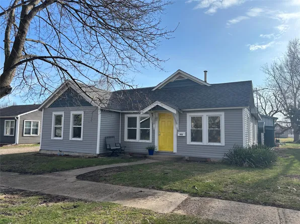 406 3rd St, Perry, IA 50220