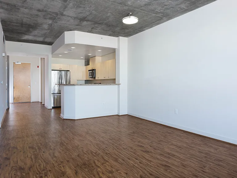 Aqua Via Apartments — Photo 25