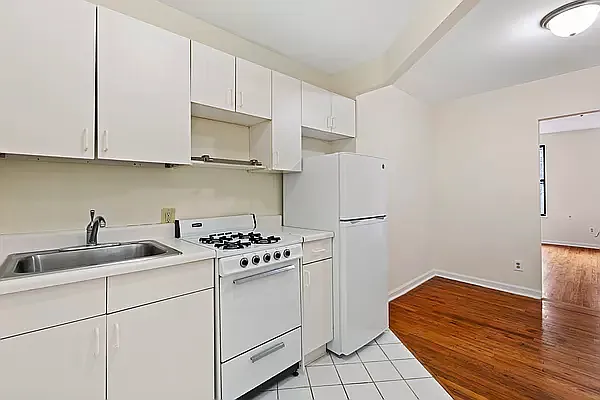 Rented by The Agency | media 8