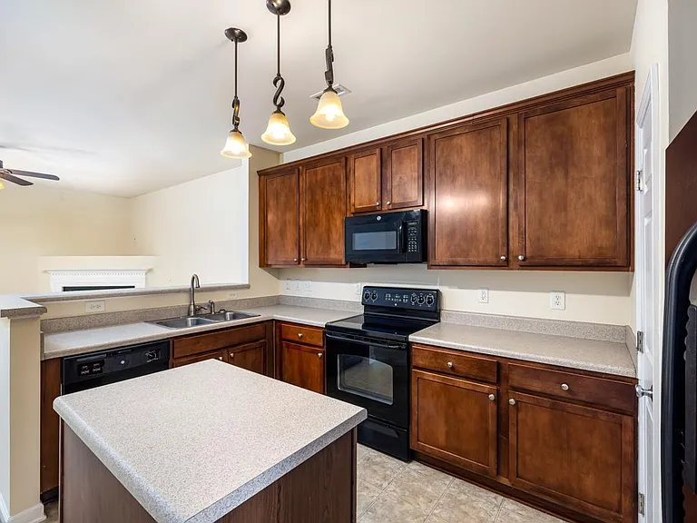 1619 Snowmass Way — Photo 4