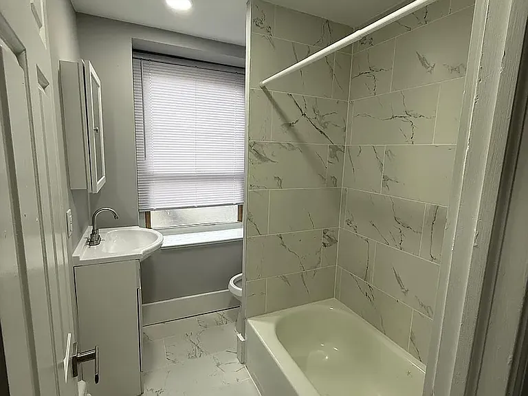 216 W Walnut Ln #A101 — Photo 11