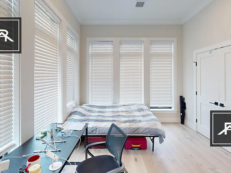 159 Everett St #202 — Photo 5