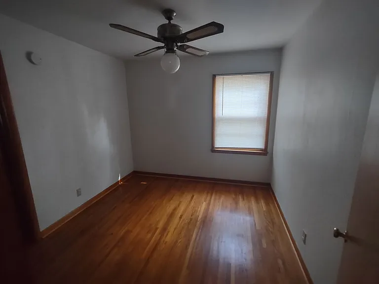 1609 N Eisenhower Dr — Photo 7