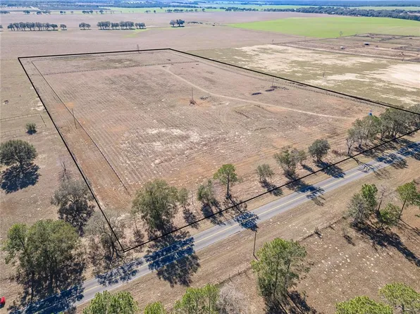 1 SE 30th St, Morriston, FL 32668