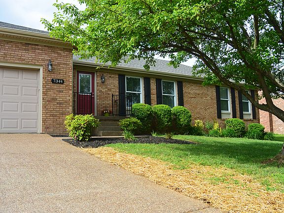 Front Driveway & Garage